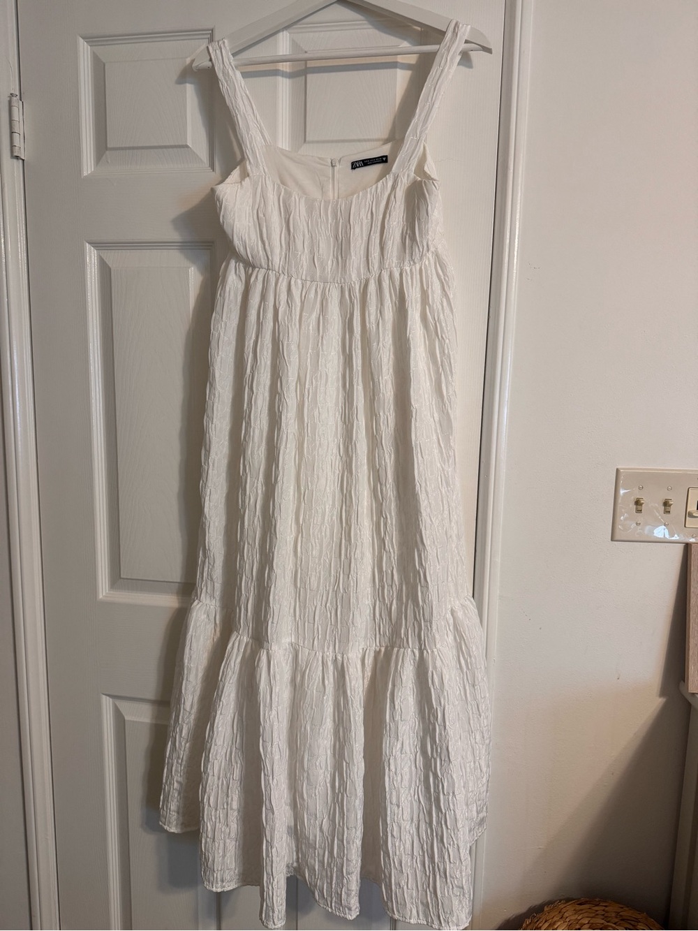 Zara - White Textured Sleeveless Midi Dress - M